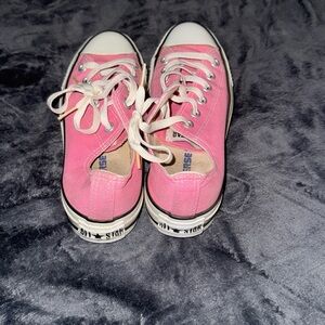 Pink converse all star shoe